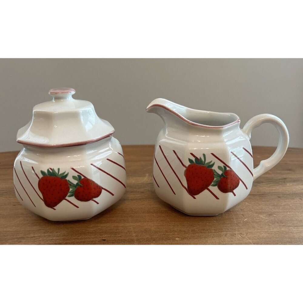 Vintage Mikasa Fresh Fruit DP 002 STRAWBERRIES 2 pc Creamer & Sugar Bowl w/ Lid